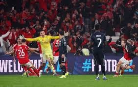 这是你走进卡灵顿基地幕后的大好机会，我们的特别优惠等你来拿！🏡🎟️ 来源：曼联官方推特